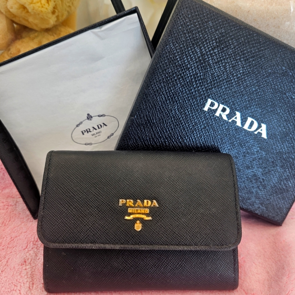 Prada | Saffiano Metal Leather Logo Compact Wallet